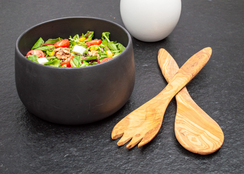The stoneware salad set