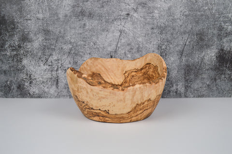Rustic Olive Wood Salad Bowl: Large and Luxurious